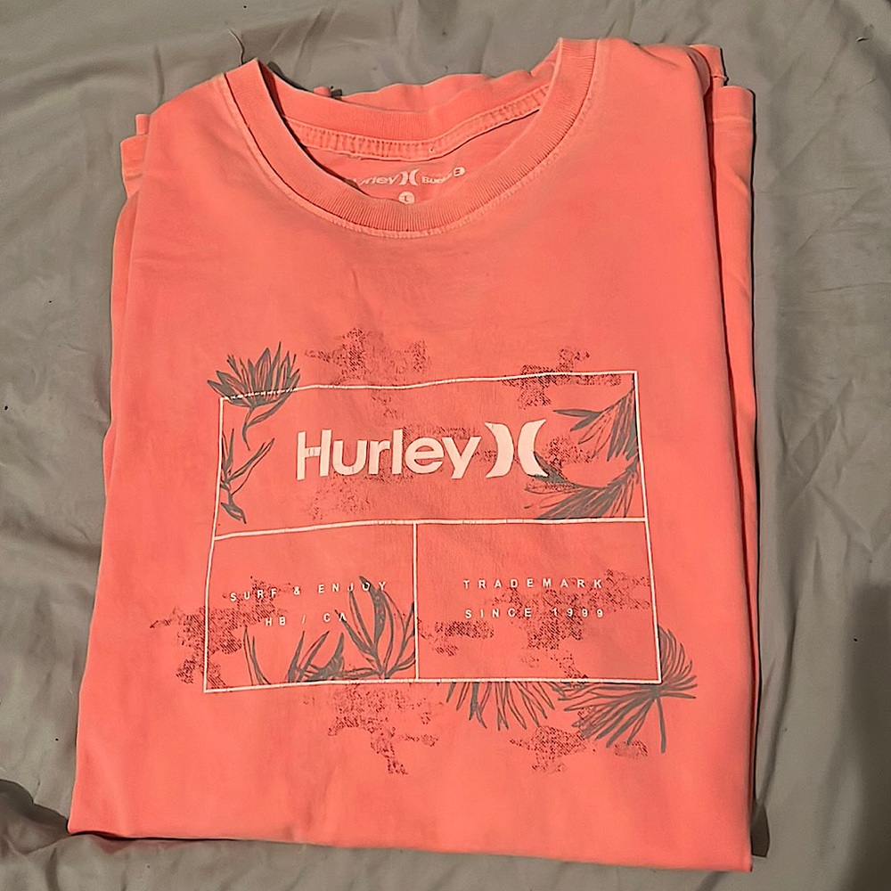 Hurley tee shirt! No signs of wear!